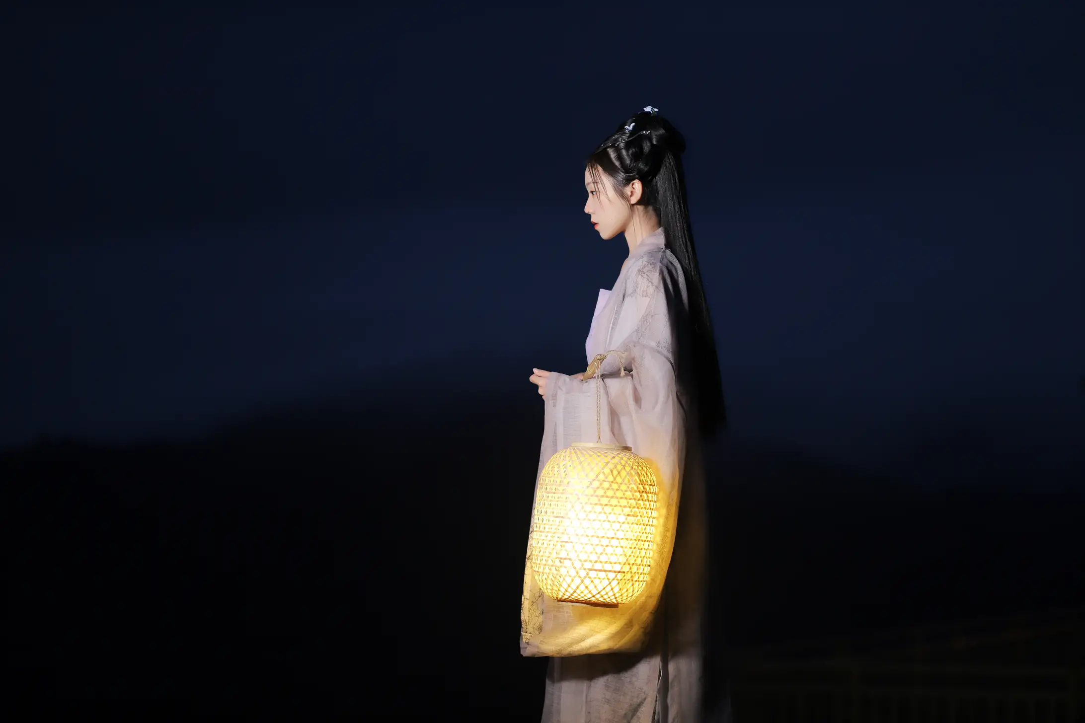 [YITUYU] 2022.02.05 Vol.753 – Hold a lantern to illuminate the rivers and mountains A sweetheart#[22P]-3