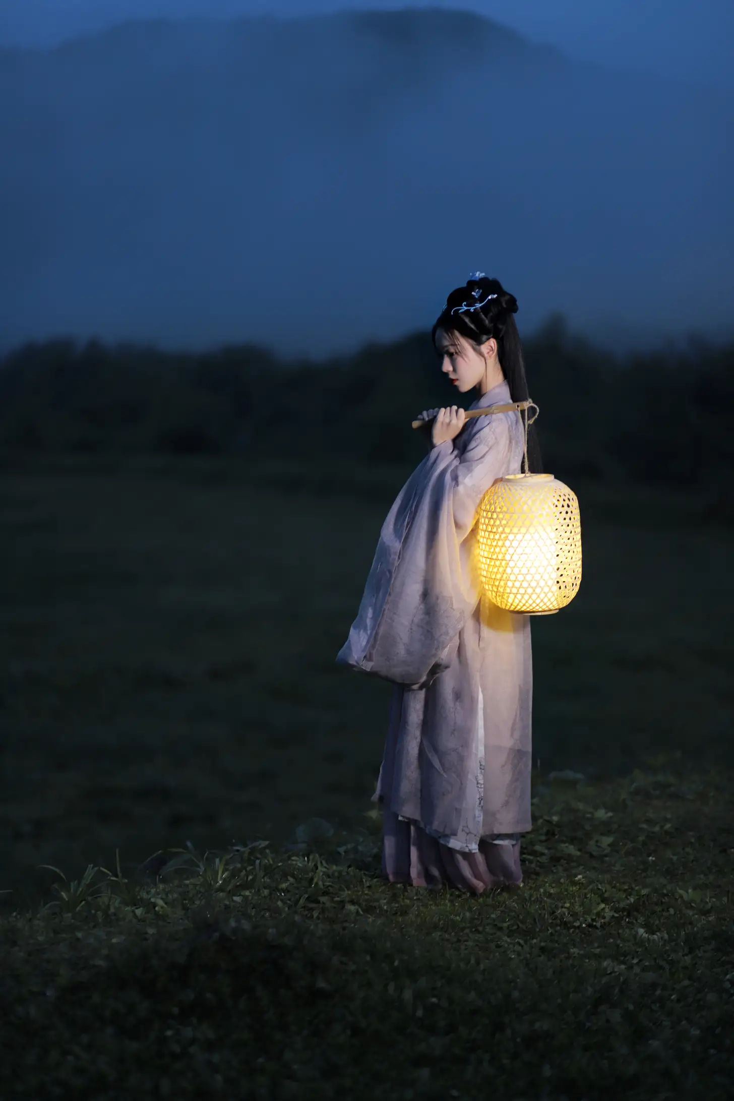 [YITUYU] 2022.02.05 Vol.753 – Hold a lantern to illuminate the rivers and mountains A sweetheart#[22P]-6